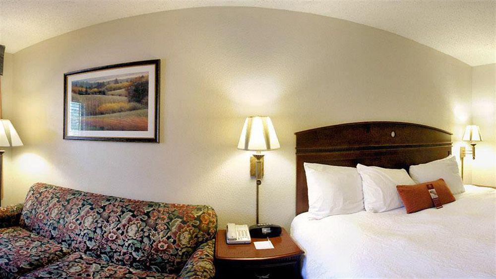 Hampton Inn Далтън Екстериор снимка